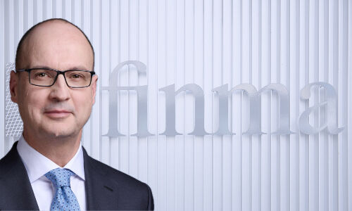 Wer schaut eigentlich der Aufsicht auf die Finger? Finma-Direktor Stefan Walter. (Bilder: zVg) 