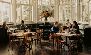 Brasserie im «Volkshaus Basel». (Bild: Robert Rieger)