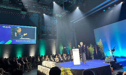 Un momento saliente del “Dialogo di Lucerna”: Arancha González Laya (Immagine: finews.ch)