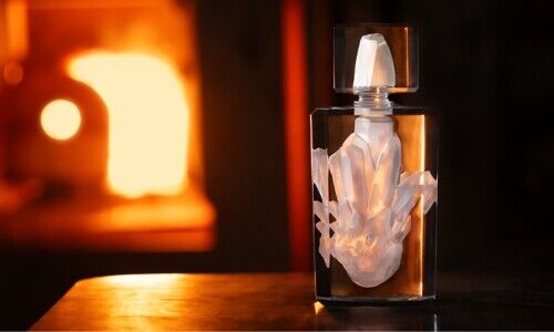 Aus Feuer geboren: Kristall-Flacon der Dualité, Crystal Edition. (Bild: Séquences Studio, zVg)