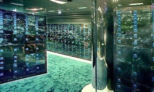 Tresorraum in einer Schweizer Bank (Bild: Schenk Fotos)