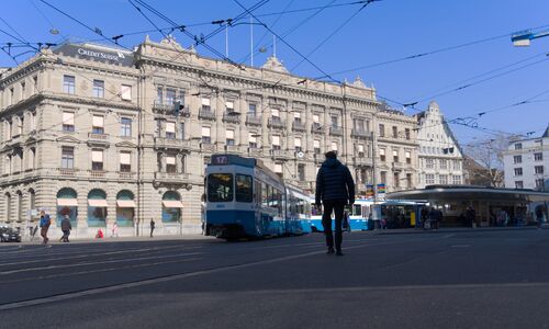 Nel 2025, la piazza finanziaria dovrà affrontare diverse sfide (Immagine: Shutterstock)