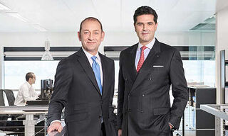 André Rüegg, CEO Bellevue Group, Veit de Maddalena, Verwaltungsratspräsident (von links)