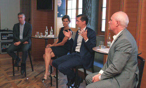 Thomas Bischoff, Vontobel, Mirjam Staub-Bisang, Blackrock, Marco Bizzozero, iCapital, und Claude Baumann, finews.ch (von links)