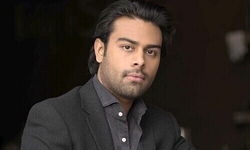 Karam Hinduja (Bild: Timeless)