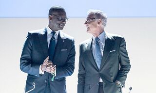 CS-CEO Tidjane Thiam (links) und Präsident Urs Rohner an der Generalversammlung (Bild: Keystone)