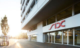 Wenn die Börse Geld an der Börse holt: Hauptsitz der SIX (Bild: SIX)