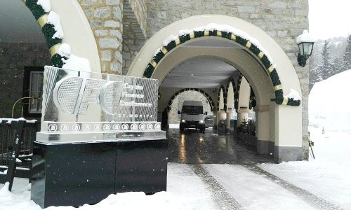 Suvretta entrance 500