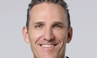 Gabriel Brenna ist Neuer CEO von Raiffeisen Schweiz. Er wird seine Stelle am 1. Dezember antreten. (Bild: zVg)