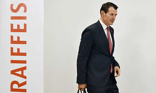 Raiffeisen-Präsident Guy Lachappelle im November 2018 bei seiner Wahl zum VR-Präsidenten