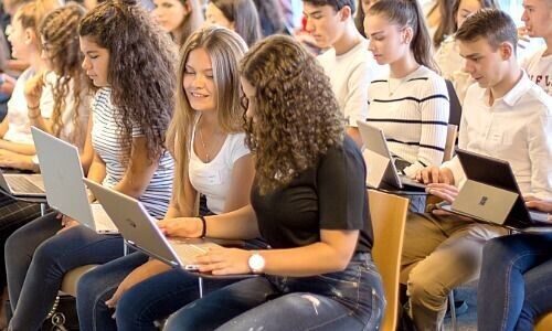 Berufseinsteigerinnen und -einsteiger im Banking (Bild: CYP)