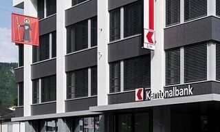 Die tieferen Zinsen machten der Glarner Kantonalbank einen Strich durch die Rechnung. (Bild: zVg)