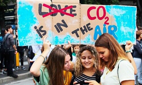 (Bild: Unsplash/Adrian Balasoiu)