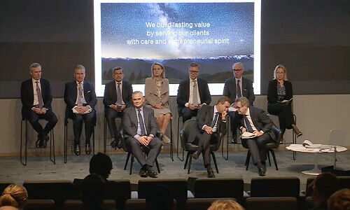 Credit-Suisse-Konzernleitung am Investorentag 2021 in London (Bild: CS Webcast)