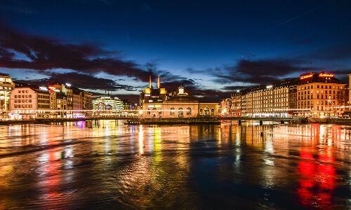 Genf bei Nacht. (Bild: pixabay)