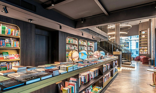 Radisson Collection Hotel Palazzo Touring Club Milan Libreria lr web 1 1392x928