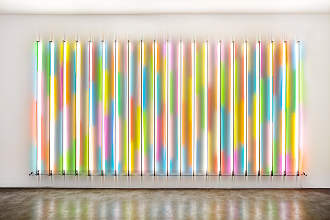 PAX Led 5 pe medium 680