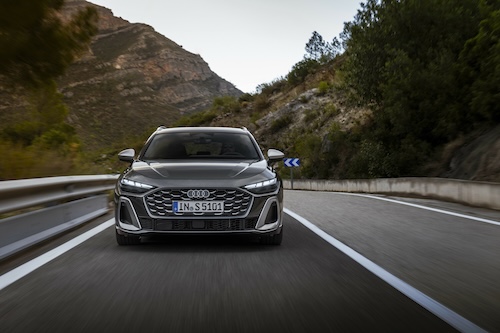 Dynamic photo,Colour: Daytona Grey perl effect