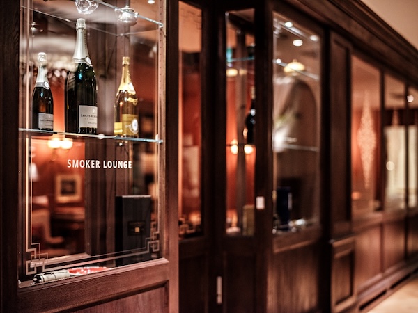 Smokerslounge aussen klein